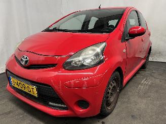 Damaged car Toyota Aygo Aygo (B10) Hatchback 1.0 12V VVT-i (1KR-FE) [50kW]  (07-2005/05-2014) 2012/6