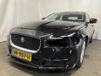 Coche accidentado Jaguar XE XE Sedan 2.0 D E-Performance 16V (204DTD(AJ20D4)) [120kW]  (03-2015/..=
=2E) 2015/12