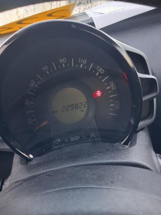 Toyota Aygo Aygo (B40) Hatchback 1.0 12V VVT-i (1KR-FE) [51kW]  (05-2014/06-2018) picture 2