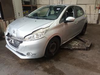 Autoverwertung Peugeot 208 208 I (CA/CC/CK/CL) Hatchback 1.4 16V (EP3C(8FP)) [70kW]  (03-2012/12-=
2019) 2012/6