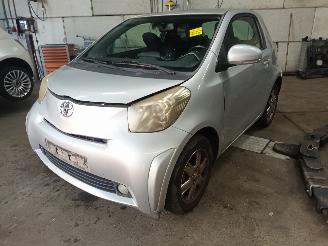 Sloopauto Toyota iQ iQ Hatchback 3-drs 1.0 12V VVT-i (1KR-FE) [50kW]  (01-2009/12-2015) 2010/1