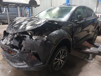 Coche siniestrado Toyota C-HR C-HR (X1,X5) SUV 1.8 16V Hybrid (2ZRFXE) [90kW]  (10-2016/...) 2018/8
