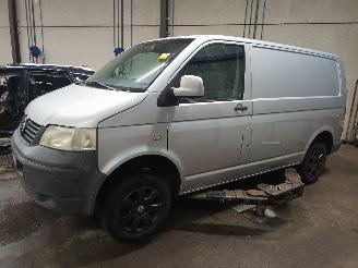 Uttjänta bilar auto Volkswagen Transporter Transporter T5 Van 2.5 TDi (AXD) [96kW]  (04-2003/11-2009) 2005/1