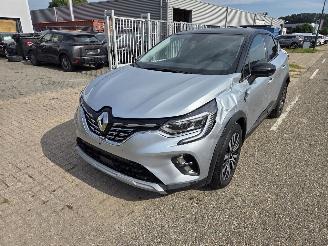 krockskadad bil auto Renault Captur 1.3 TCE Iconic 2023/8