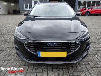 Ford Focus 1.0 EcoBoost Titanium Hybrid picture 3