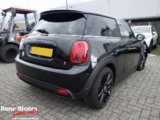 Vaurioauto  passenger cars Mini  Mini Electric Camden Edition Automaat 33kWh 2023/8