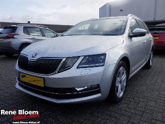Coche accidentado Skoda Octavia Combi 1.6 TDI Greentech Style Business Automaat 2017/6