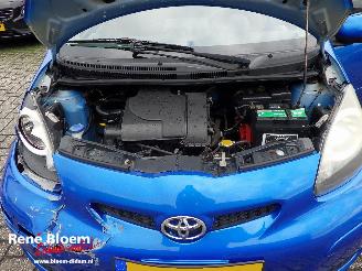 Toyota Aygo 1.0-12V Dynamic Blue picture 12