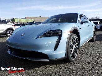 krockskadad bil auto Porsche Taycan 4 Cross Turismo 2025/11