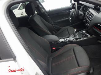 BMW 1-serie 118i Sport Automaat 5drs 136pk picture 13