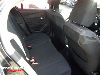 Peugeot 208 1.2 Puretech Active picture 11