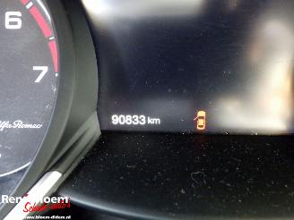 Alfa Romeo Giulia 2.0 T AWD Veloce Q4 picture 24