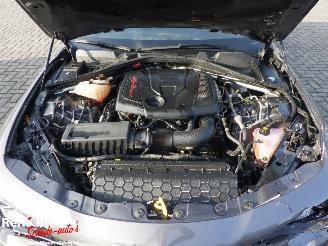 Alfa Romeo Giulia 2.0 T AWD Veloce Q4 picture 9