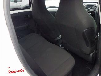 Peugeot 108 1.0 e-VTi Style picture 10