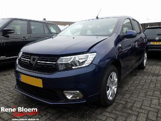 Damaged car Dacia Sandero 0.9  Tce Laureate Airco 5drs 2019/3