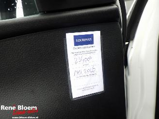 Toyota Auris 1.8 Hybrid Touring Sports picture 16