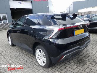 MG 4 Electric Luxury 64kwh picture 2