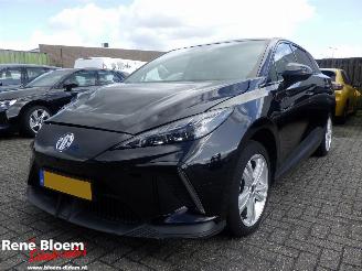 Vaurioauto  passenger cars MG 4 Electric Luxury 64kwh 2023/8