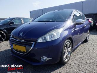 skadebil auto Peugeot 208 1.4 VTi Allure 5drs 2012/10
