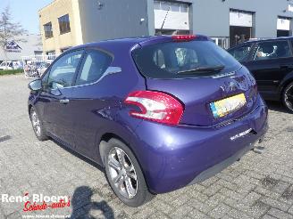 Peugeot 208 1.4 VTi Allure 5drs picture 2