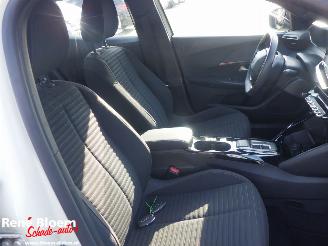 Peugeot e-2008 EV Active Pack 50kWh picture 9
