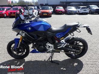 BMW  F 900 XR picture 2