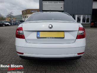 Skoda Octavia 1.6 TDI Greentech Ambition Business picture 3