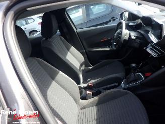 Peugeot 2008 1.2 PureTech Active Pack picture 14