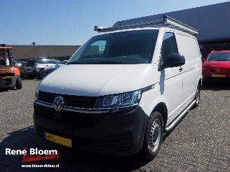 krockskadad bil bedrijf Volkswagen Transporter 2.0 TD L1H1 Airco 2020/11