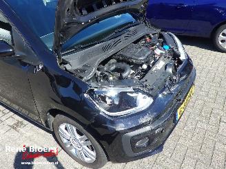 Volkswagen Up! 1.0 BMT High Up 5drs a-camera picture 9