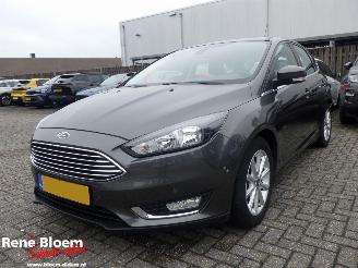 Voiture accidenté Ford Focus 1.0 Trend Automaat 125pk 2016/1