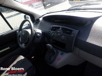 Renault Scenic 1.6 16V Expression Comfort picture 12