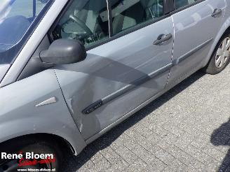 Renault Scenic 1.6 16V Expression Comfort picture 7