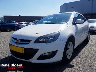uszkodzony samochody osobowe Opel Astra SPORTS TOURER 2.0 CDTi Cosmo 2014/11
