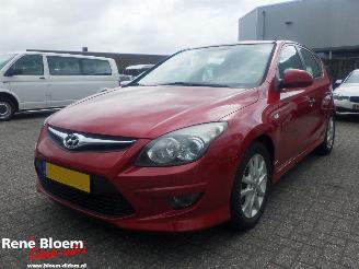 Vaurioauto  passenger cars Hyundai I-30 1.4i i-motion Clima 5drs 2012/3