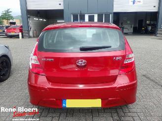 Hyundai I-30 1.4i i-motion Clima 5drs picture 3