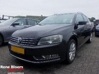 damaged passenger cars Volkswagen Passat 1.6 TDI R-Line Blue Motion 105pk 2014/4