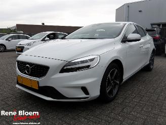 Vaurioauto  passenger cars Volvo V-40 2.0 D3 R-Design Aut 2017/10