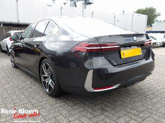 BMW 5-serie 530e picture 5