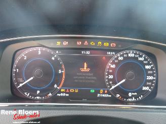 Volkswagen Golf 1.6 TDI Highline R-Line Automaat picture 20