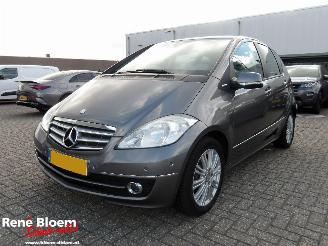 Damaged car Mercedes A-klasse 150 Elegance Aut 2009/3
