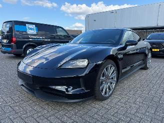 Unfallwagen Porsche Taycan Performance Battery Plus 84kWh 2024/12