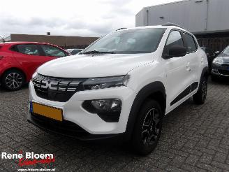 skadebil auto Dacia Spring Essential 27kwh 2024/2