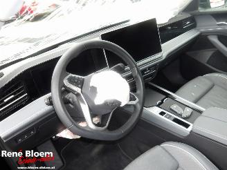 Volkswagen Passat 1.5 e-TSI R-Line Business picture 13