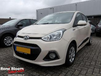 krockskadad bil auto Hyundai I-10 1.0i i-motion Comfort Plus Airco 2014/2
