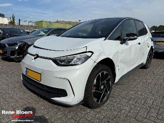 damaged passenger cars Volkswagen ID.3 Pure Business 52kWh 2025/7