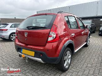 damaged passenger cars Dacia Sandero 1.6 Stepway Airco 5drs 2012/3