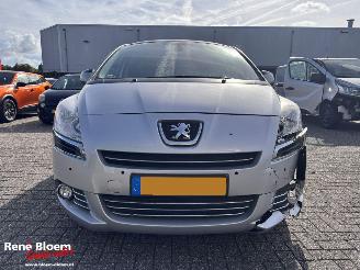 Peugeot 5008 1.6 e-HDi Executive 7p picture 6