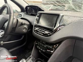 Peugeot 2008 1.2 Puretech Blue Executive 110pk picture 12