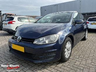 Unfallwagen Volkswagen Golf 1.6 TDI Trendline Airco 2014/2